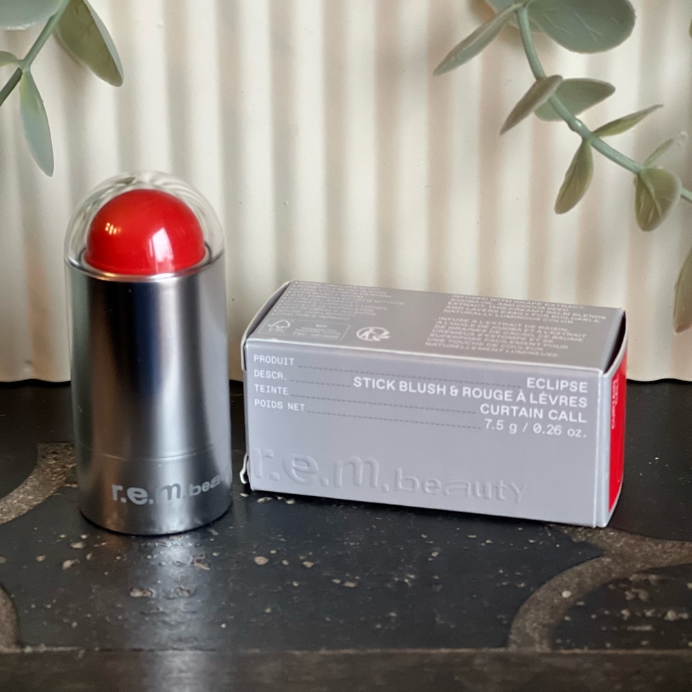 r.e.m. beauty Cream Stick Blush - Curtain Call